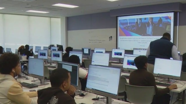 Chicago's City Colleges hosts job-application event as FAA faces shortage of air traffic controllers