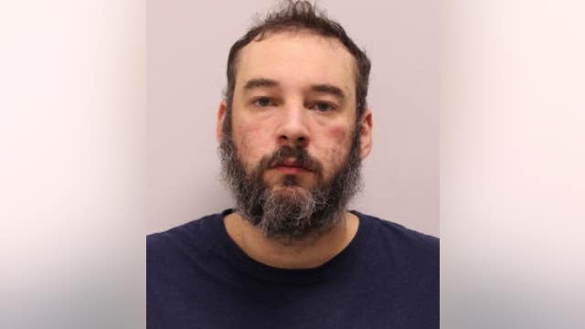 Cook County man arrested after robbing liquor store, putting cashier in headlock: police