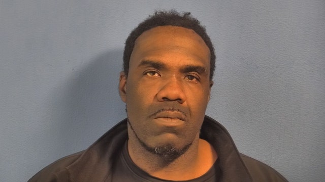 Chicago man suspected of stealing $837 in alcohol from suburban Mariano's