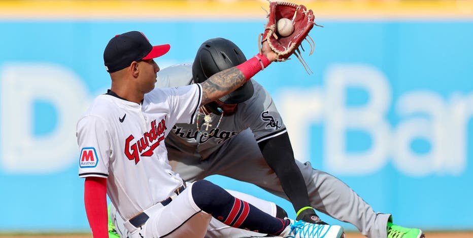 White Sox GM Chris Getz gives timetable for Yoan Moncada and Luis Robert injuries