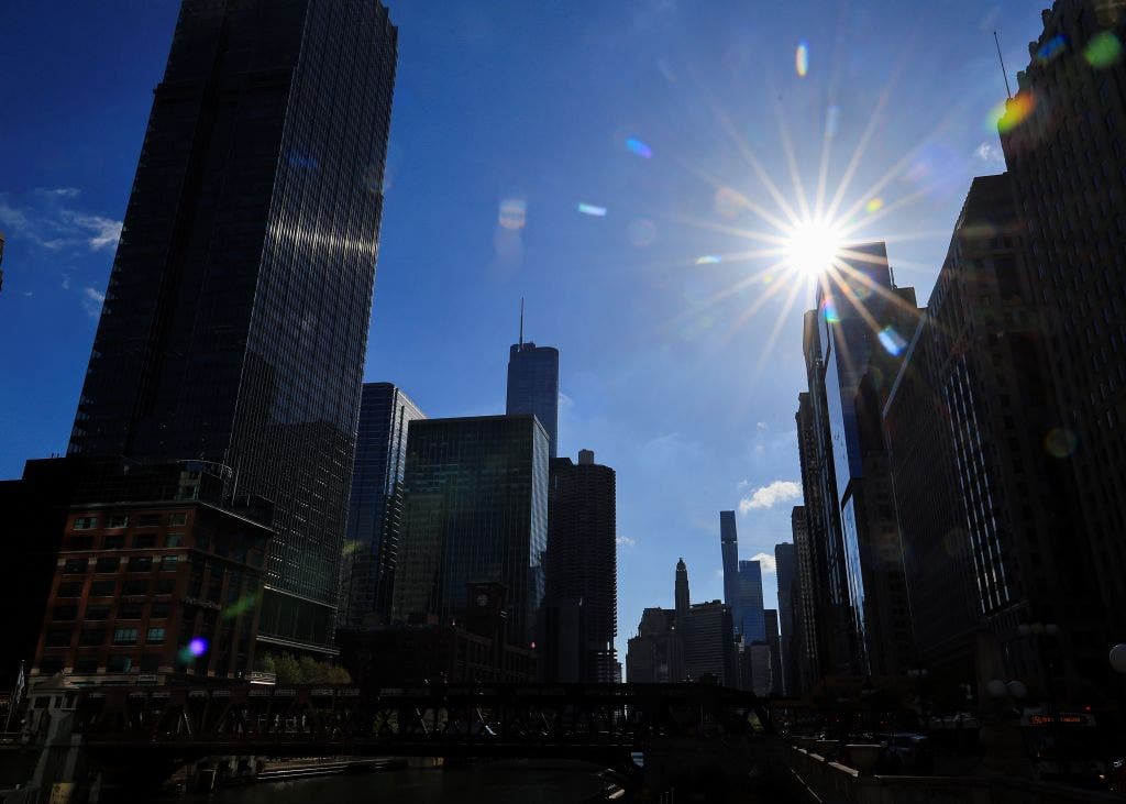 Businesses brace as Chicago shutdown risks grow ahead of deadline