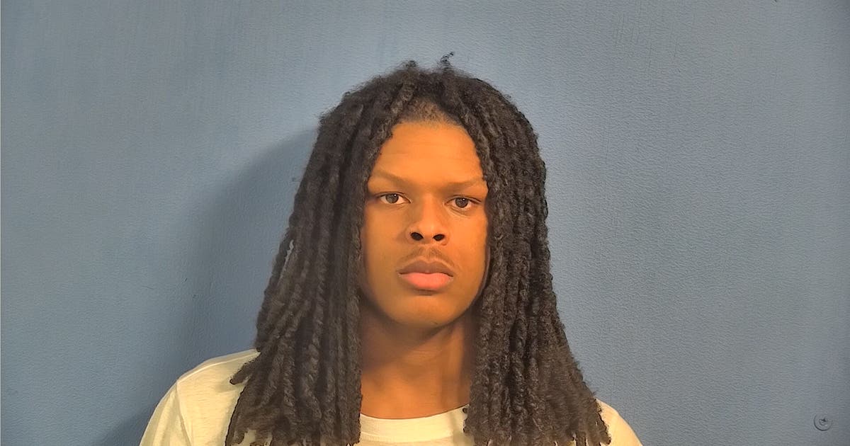 Cook County man charged after bringing loaded gun to Naperville TopGolf ...
