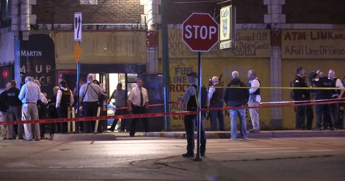 Man fatally shot by Chicago police during knife attack identified by ...