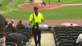 'Reggie the Beer Vendor' chasing record at Guaranteed Rate Field