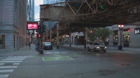 Teen stabbed downtown: Chicago police still searching for suspects