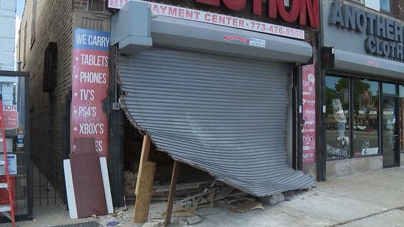 SUV crashes into Chicago Lawn electronics store; theft follows