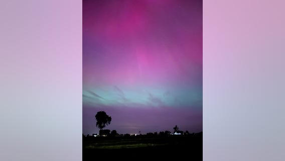 PHOTOS: Northern Lights put on dazzling display across Chicago area