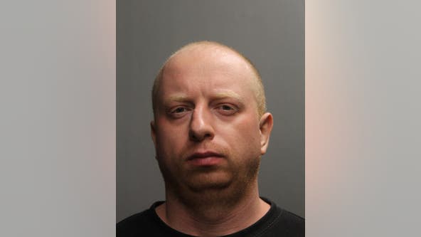 Libertyville man charged with stabbing 69-year-old on Chicago bus