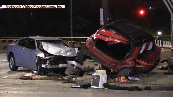 Teen killed, 4 others injured in high-speed crash on Chicago's West Side
