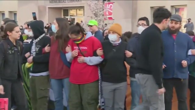 Illinois lawmakers weigh in on new bill that targets campus protest speech