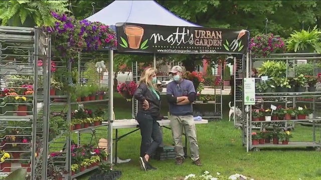 Green City Market returns for the spring, extends outdoor season