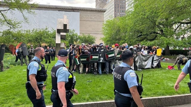 Dozens of pro-Palestinian protesters arrested outside Art Institute of Chicago: police
