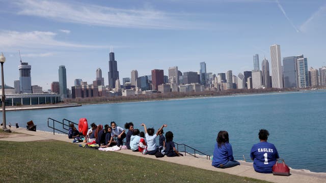 Chicago weather: Unseasonable warmth returns Sunday ahead of stormy start to the week