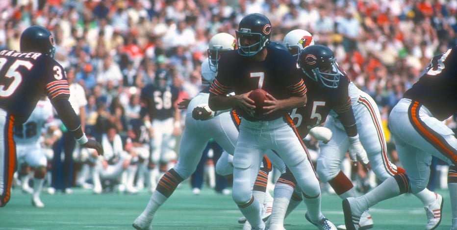 Bob Avellini, quarterback who teamed with Walter Payton to lead Bears to 1977 playoffs, dies at 70