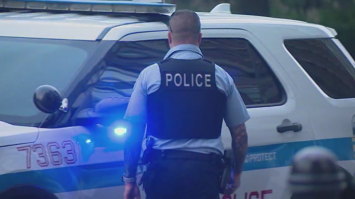 Chicago police: Man found stabbed to death in Chatham