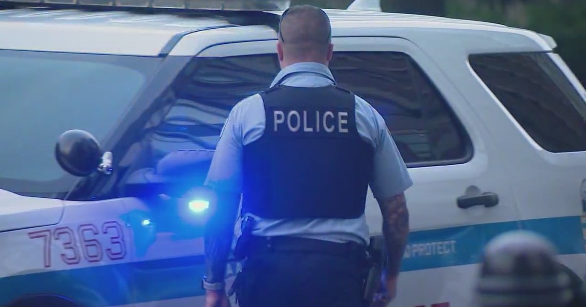 Chicago police: Man found stabbed to death in Chatham