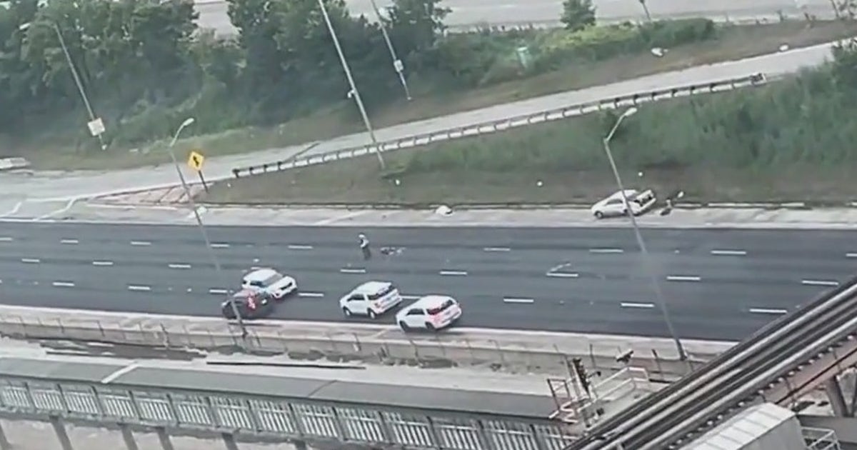 Eisenhower Expressway crash leaves 2 dead, 3 injured | FOX 32 Chicago