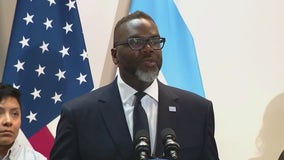 Mayor Brandon Johnson reacts to President Biden's immigration order