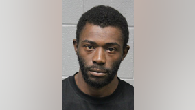 Chicago man arrested 40 minutes after allegedly robbing man downtown