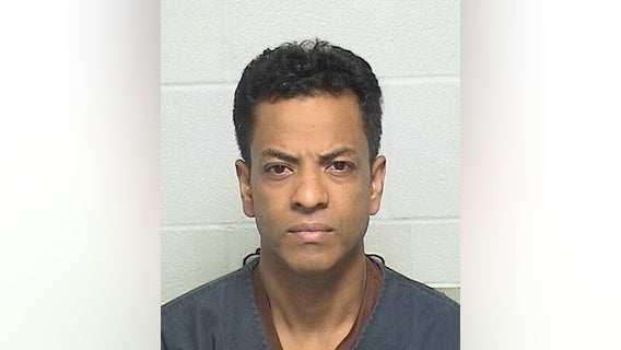 Mundelein man threatened neighbor with knife, barricaded himself inside home for an hour: police