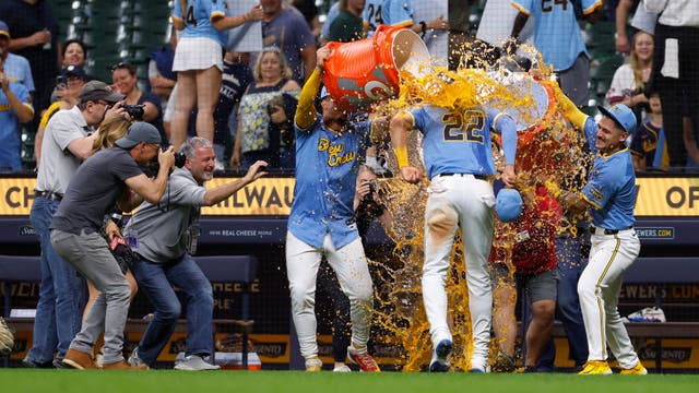 Yelich has 5 hits and 5 RBIs to lead the Brewers to a 12-5 victory over the White Sox