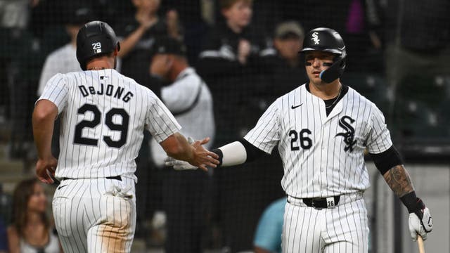 White Sox use 3 homers to stop 14-game slide with 7-2 victory over Red Sox