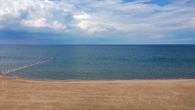 Chicago weather: Mostly sunny skies, but beach hazard at the lake