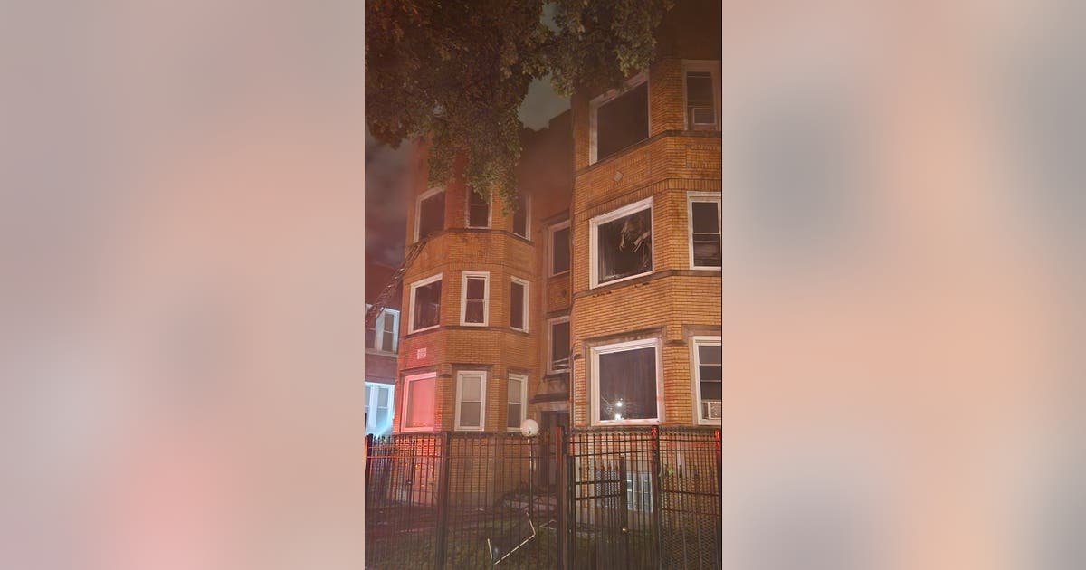 Extra-alarm fire breaks out at Chatham apartment complex | FOX 32 Chicago