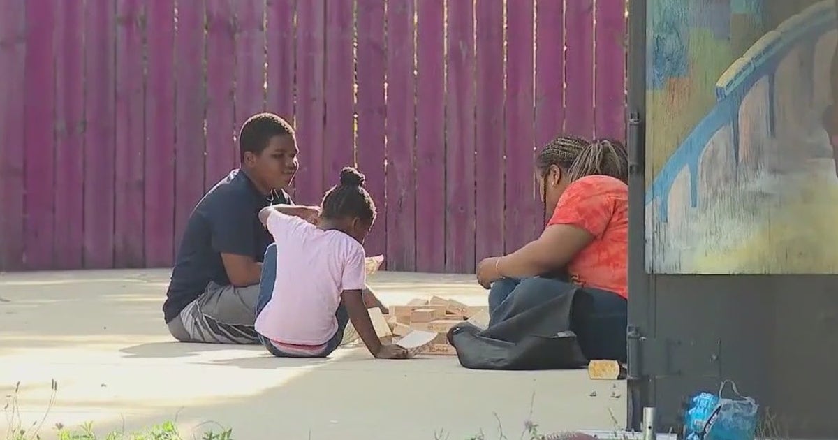 Chicago activists take matters into their own hands, install cameras to ...