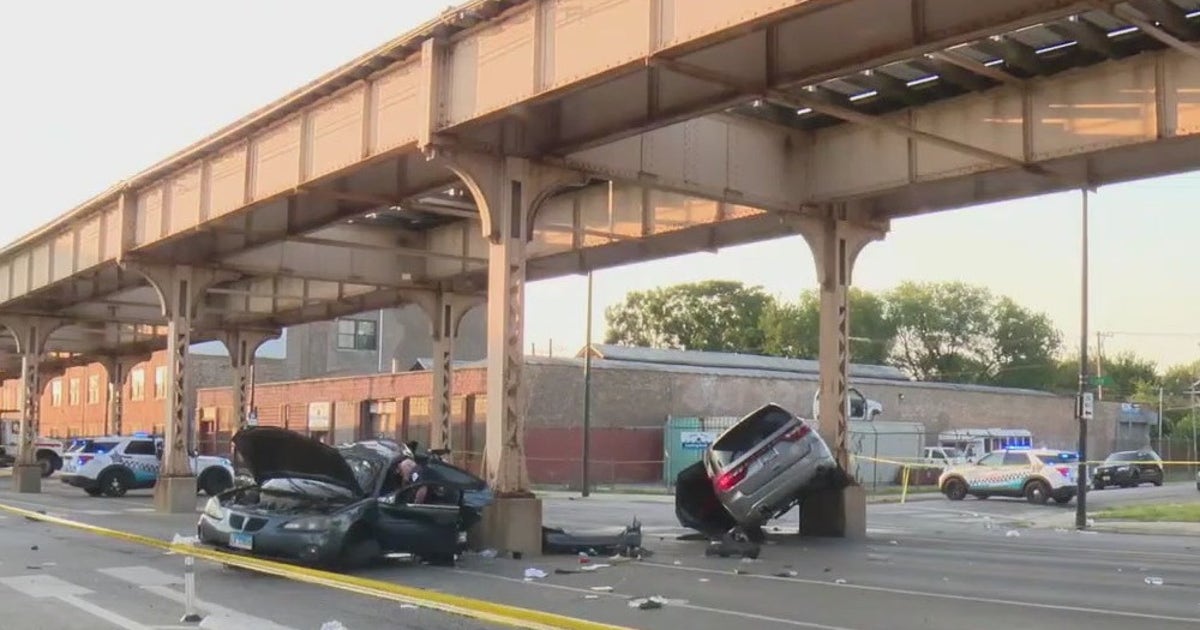 1 killed, 4 critically injured in West Garfield Park crash | FOX 32 Chicago