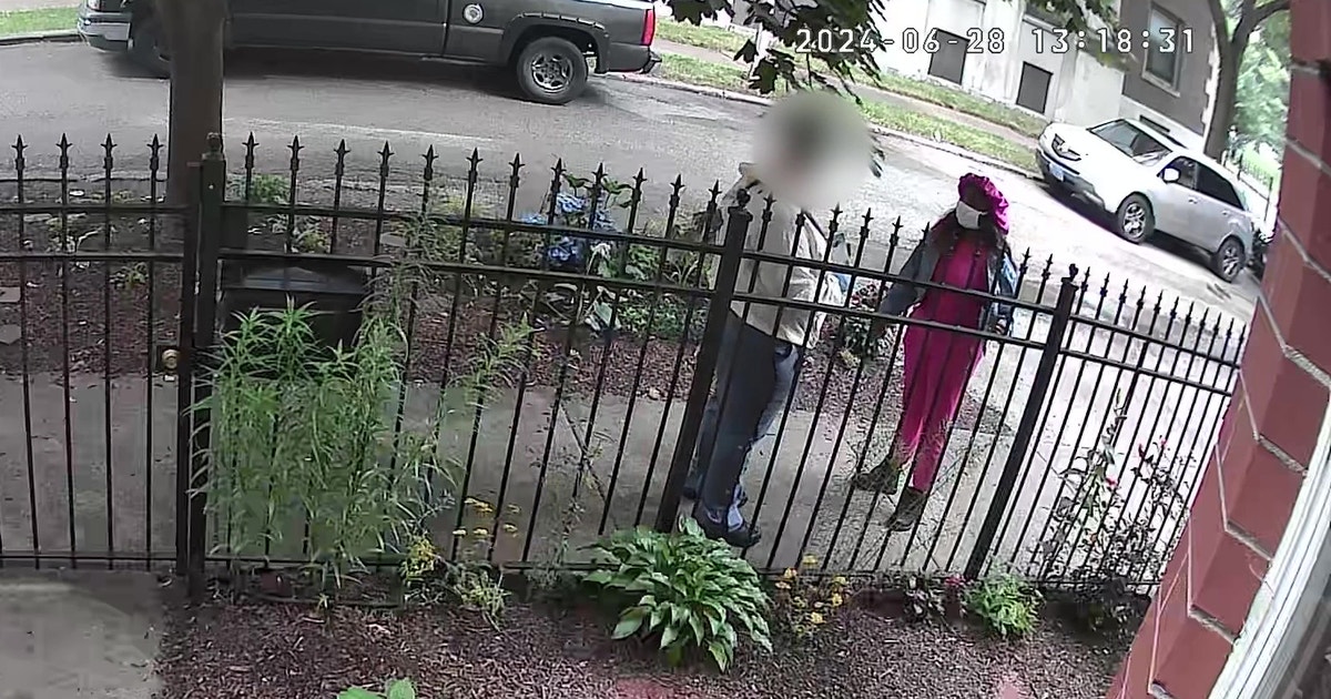 $150K reward offered in armed robbery of Chicago postal worker | FOX 32 ...