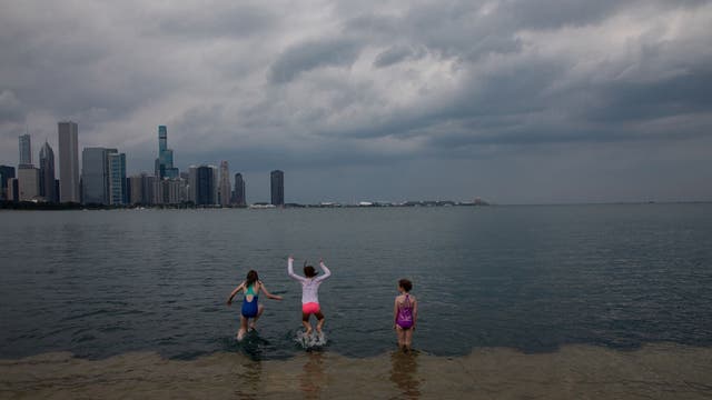 Chicago braces for severe weather with damaging wind, hail