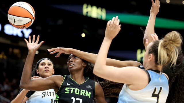 Ogwumike scores 24 with 12 rebounds as Storm beat Sky 84-71, spoil Reese's record-setting day