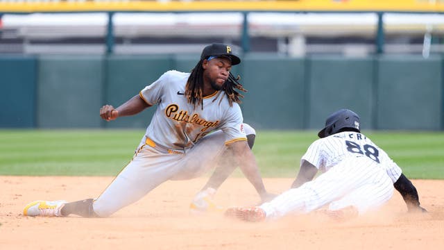 Bryan Reynolds drives in 4 runs, Pirates beat White Sox 6-2