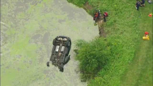 Man found dead in submerged vehicle in Wauconda retention pond identified
