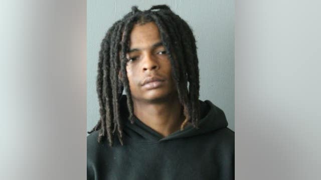 Man, 18, charged with robbing CTA bus rider at gunpoint