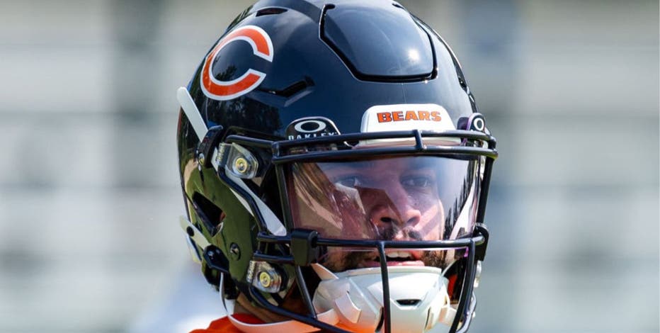 Camp report: Bears offense, Caleb Williams overcome penalties to shine in first padded practice