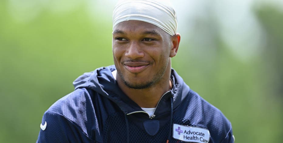 How stardom, security and Caleb Williams sold DJ Moore on his $110 million extension with the Chicago Bears