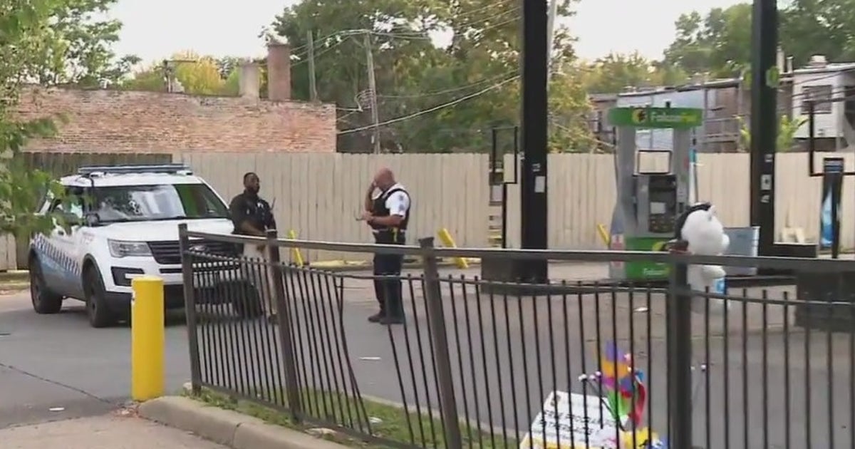 Robbery attempt at South Side gas station turns deadly: 1 suspect ...