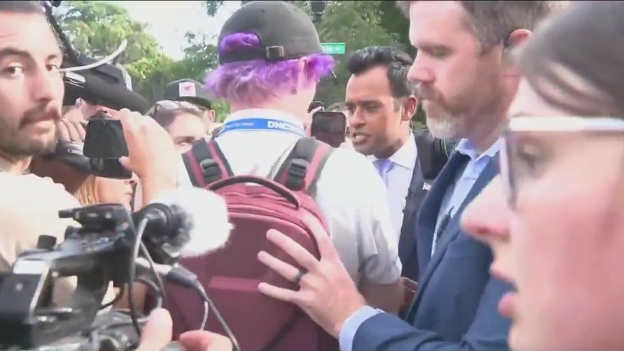 Protesters gather in Union Park after clashes with Vivek Ramaswamy on the final day of the DNC