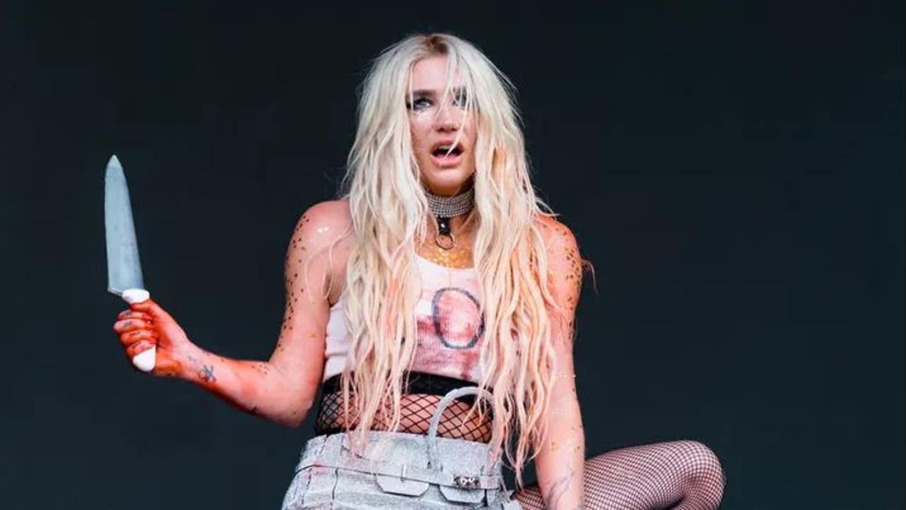 Kesha claims butcher knife used in Lollapalooza performance