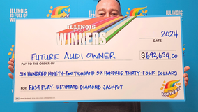 Illinois Lottery player exchanges texts with boss after winning $690,000: 'Please don't quit'