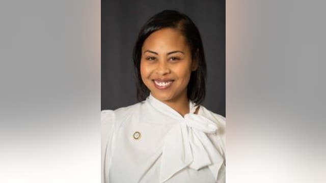 Harvey alderwoman streams apparent arrest while surrendering to police