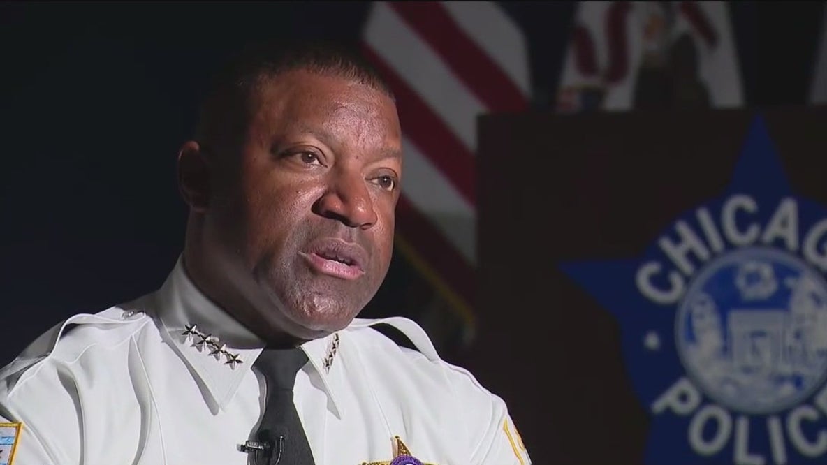 Chicago Police Supt. Larry Snelling announces retirement