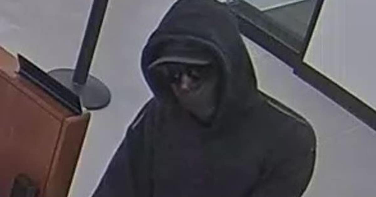 Bank robbery suspect sought in Barrington | FOX 32 Chicago