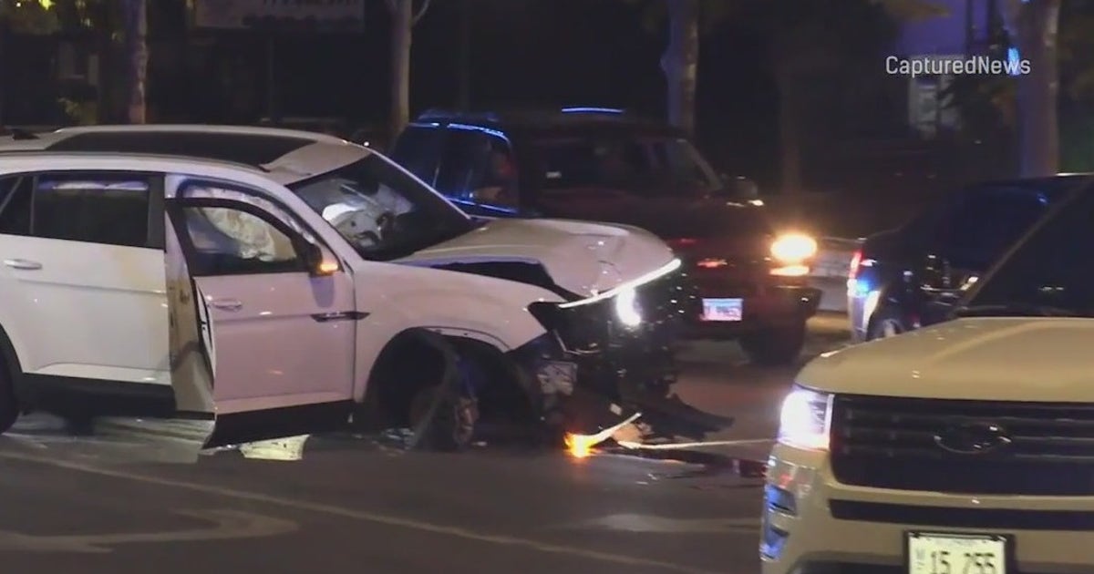 Armed carjacking ends in crash on Chicago's South Side | FOX 32 Chicago