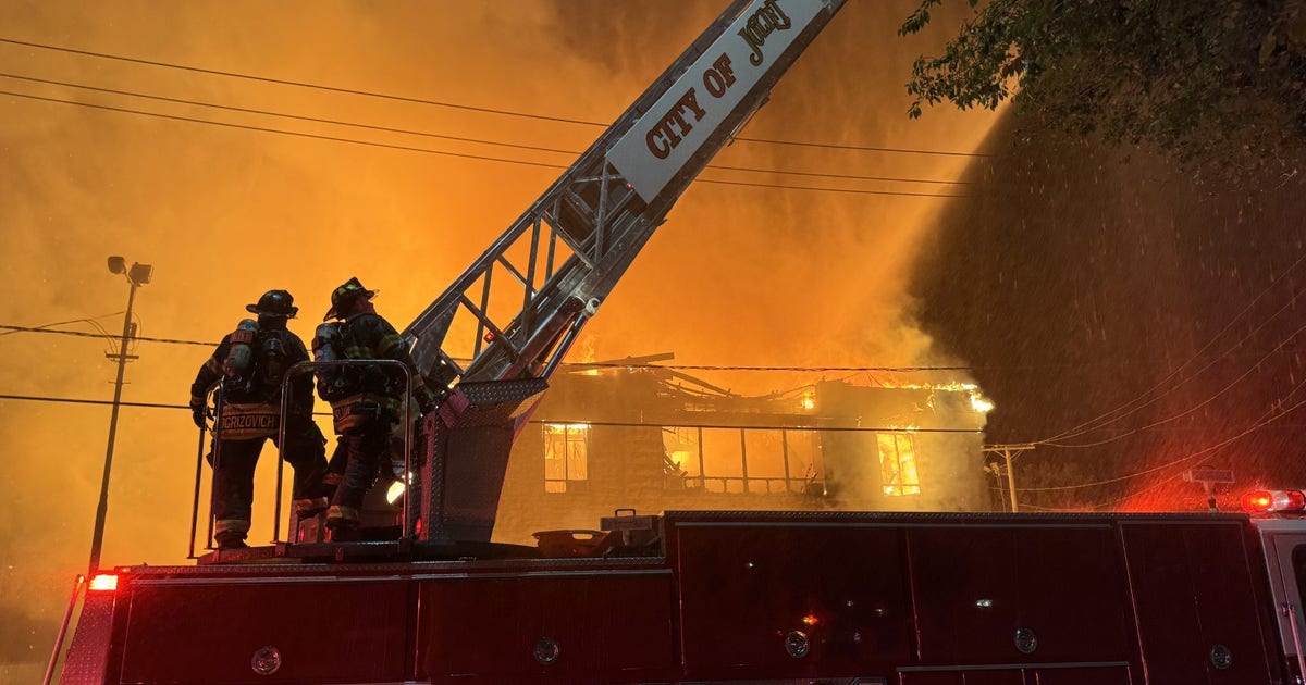 Joliet firefighters battle massive blaze at old steel mill | FOX 32 Chicago