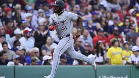 White Sox score 5 runs in the 9th and avoid a series sweep with 7-2 comeback win over the Red Sox