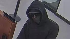 Bank robbery suspect sought in Barrington