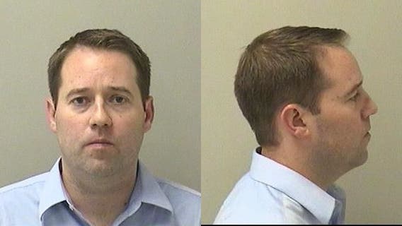 Illinois man arrested after police find guns, drugs inside suburban home